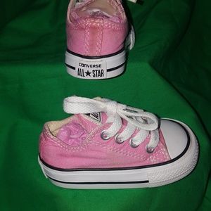 Girl converse